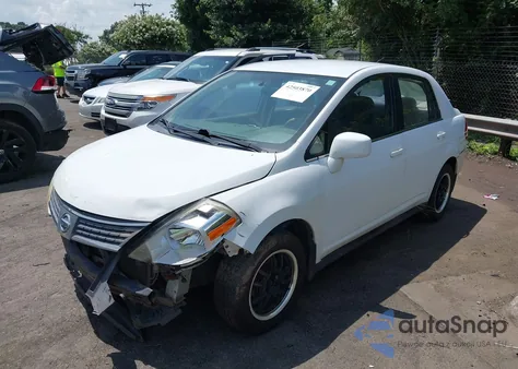 2008 Nissan Versa 1.8S z USA, uszkodzony, nr VIN 3N1BC11E38L372613